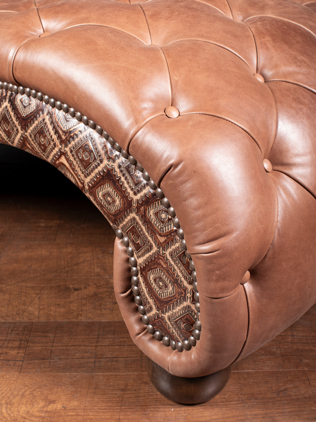 Why Western Chaise Lounges Are the Perfect Blend of Comfort and Style
