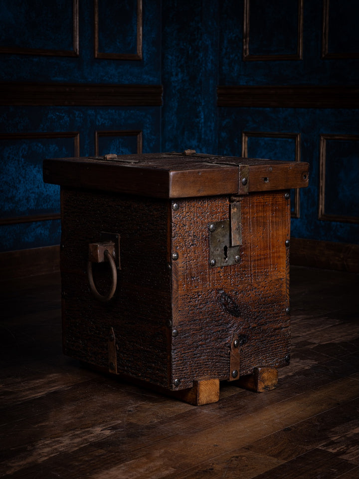 Rustic Barn Wood Storage Chest