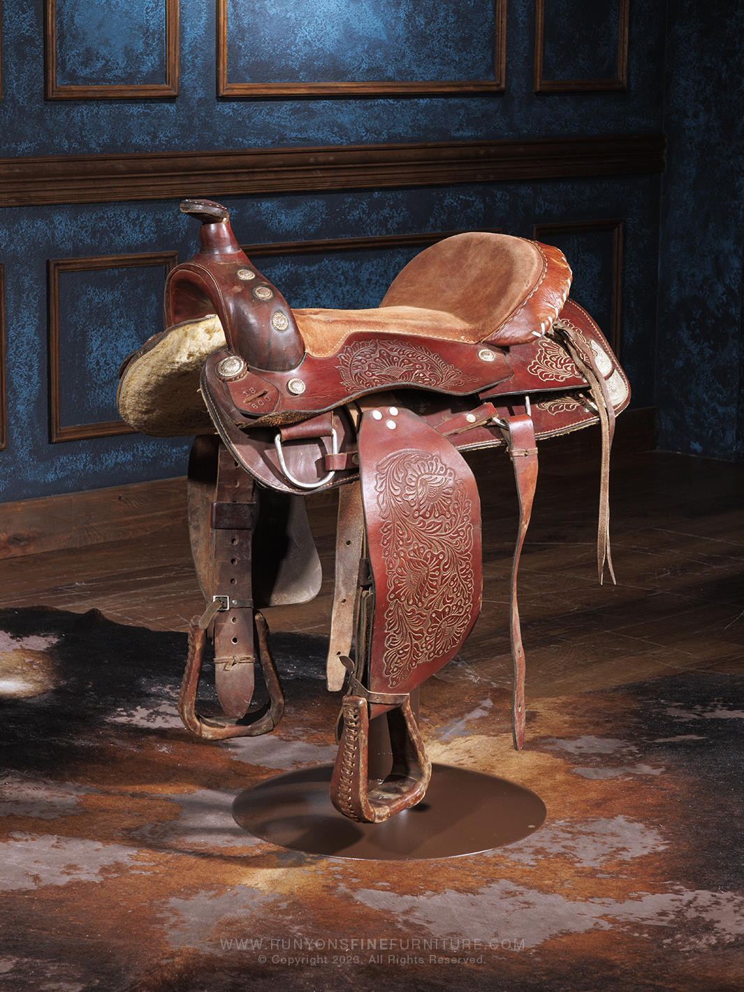 Frontier Dreamer Saddle Bar Stool