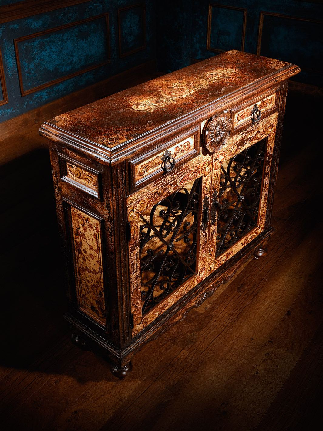 Iron Avila Chest