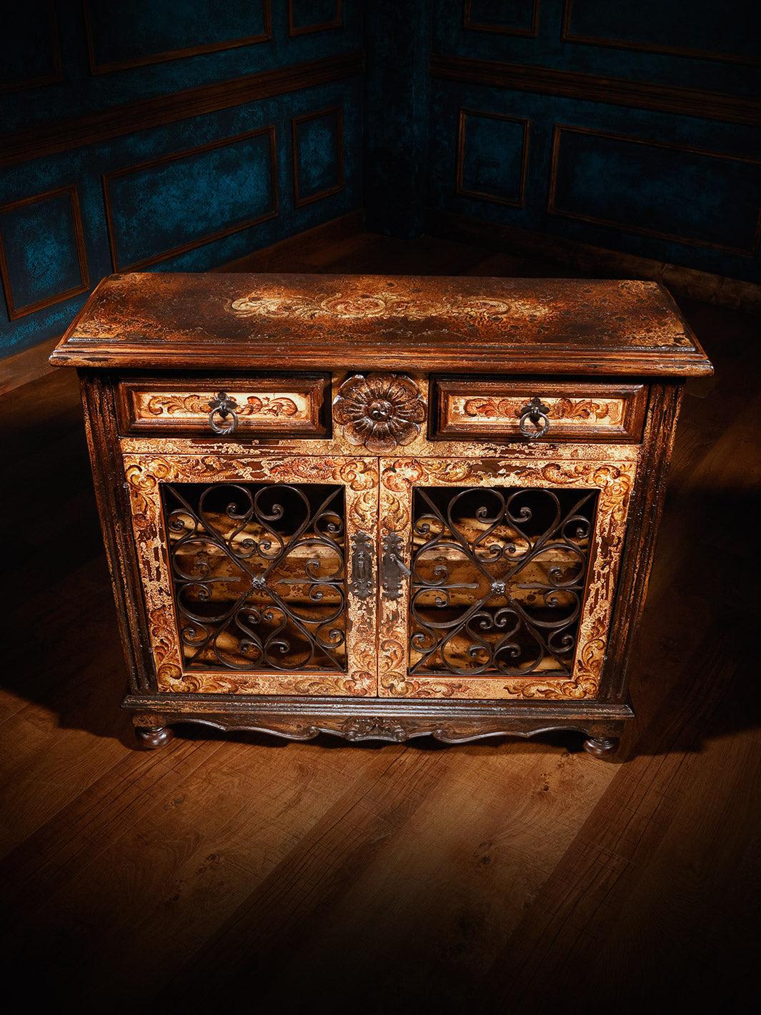 Iron Avila Chest