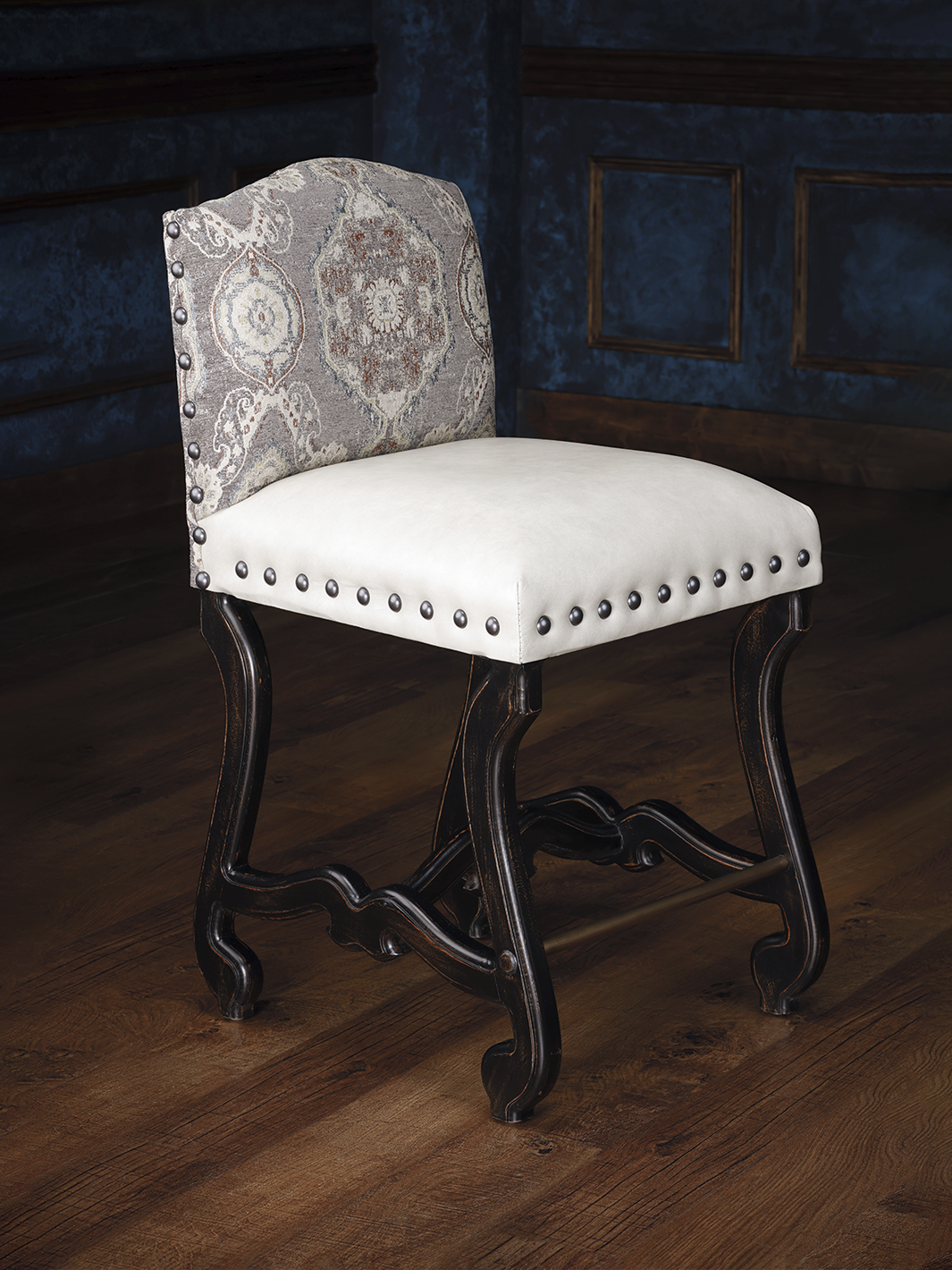 Saddleback counter online stools