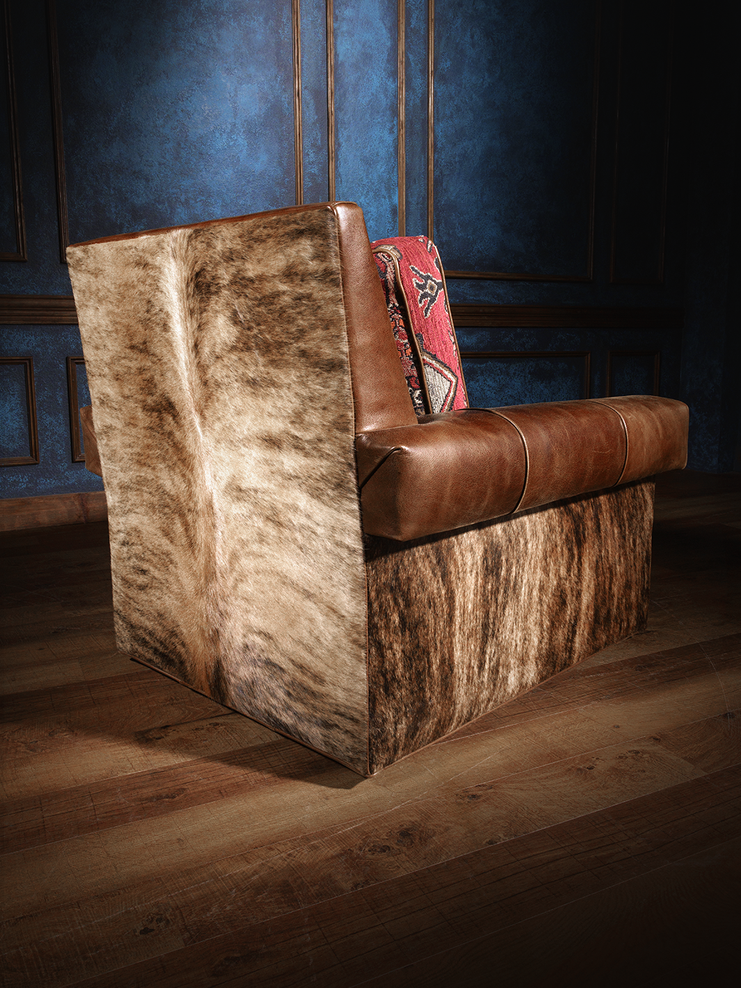 Western Davis Cowhide Swivel Chair