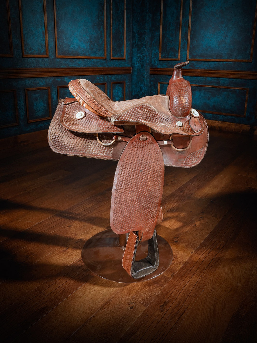 Rattlesnake River Western Leather Saddle Bar Stool – Runyon's Fine ...