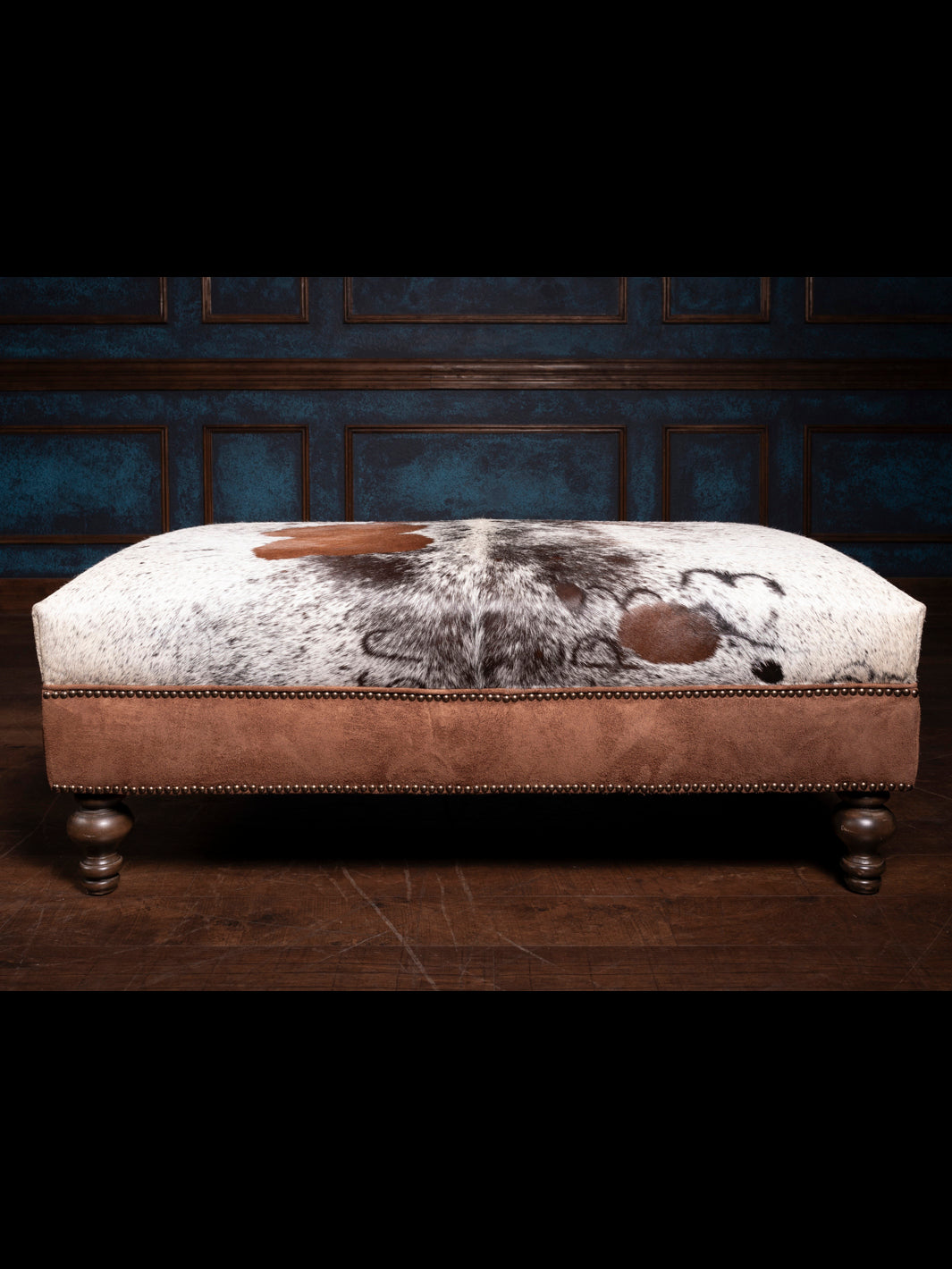 How to Choose the Perfect Leather Ottoman for Your Home