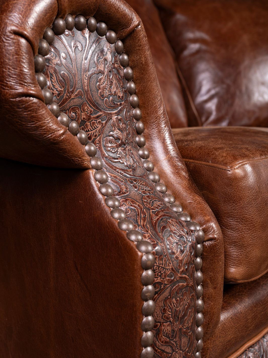 How to Choose the Perfect Western Leather Sofa