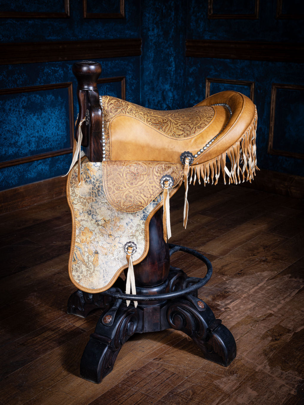 Western Heritage Saddle Bar Stool