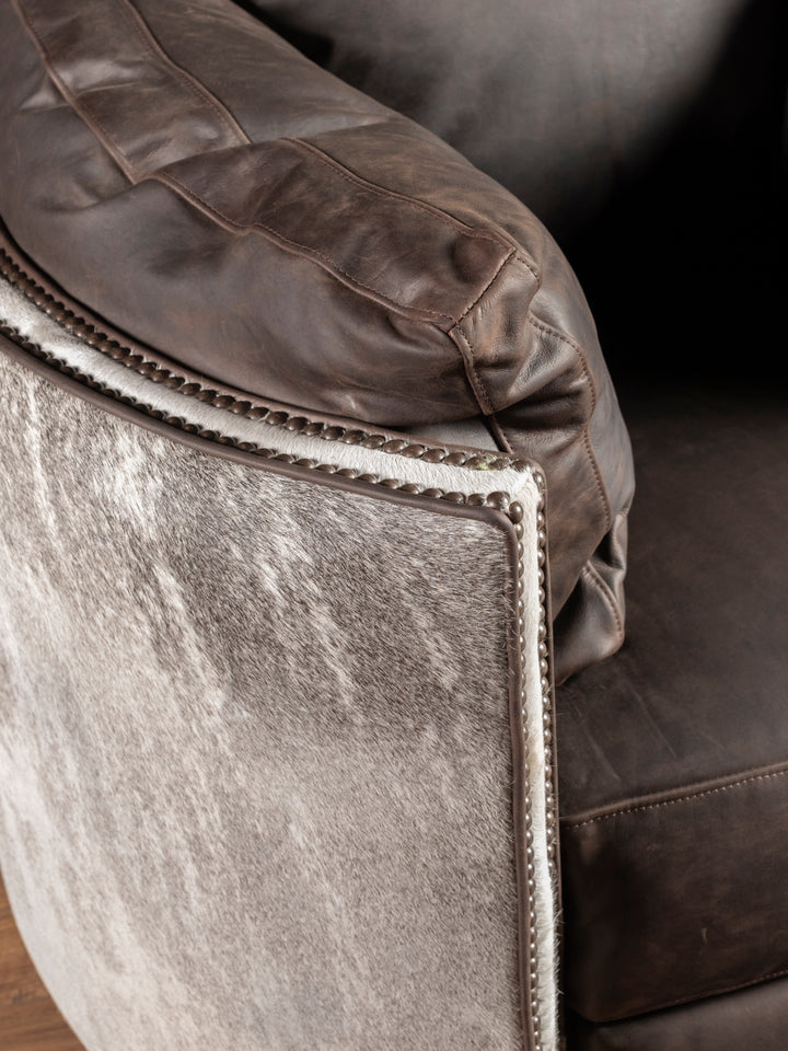 Mustang Cowhide Snug Swivel Recliner