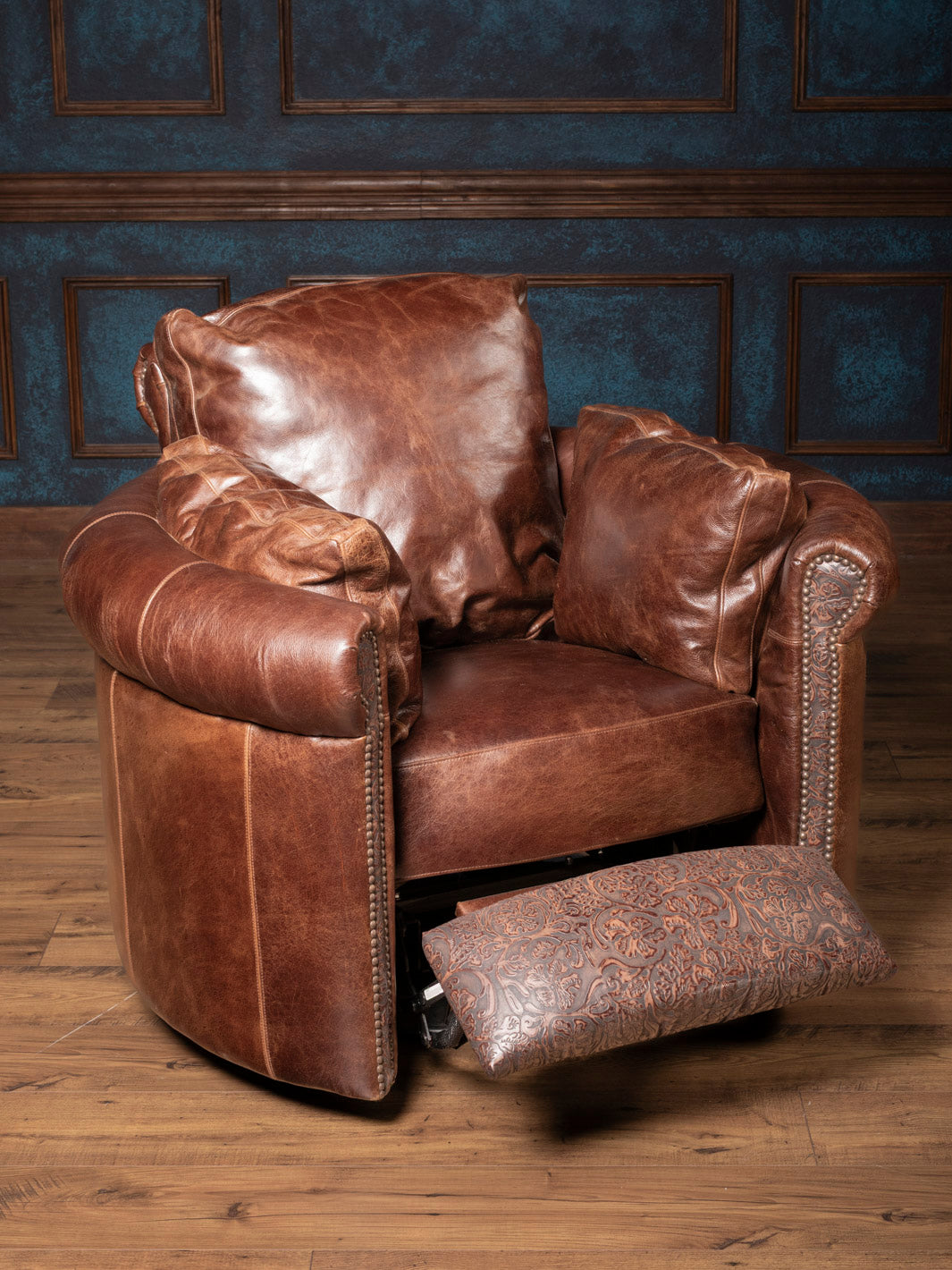 Texas Luxe Leather Snug Swivel Recliner