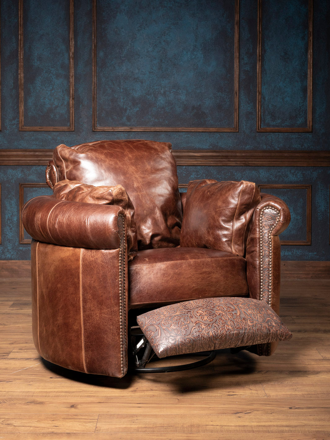 Texas Luxe Leather Snug Swivel Recliner