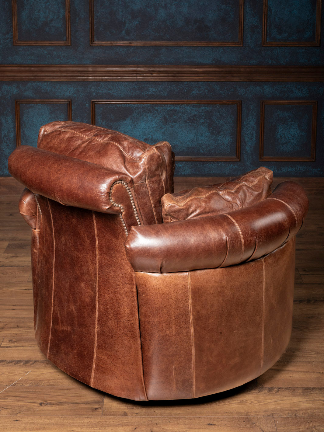 Texas Luxe Leather Snug Swivel Recliner