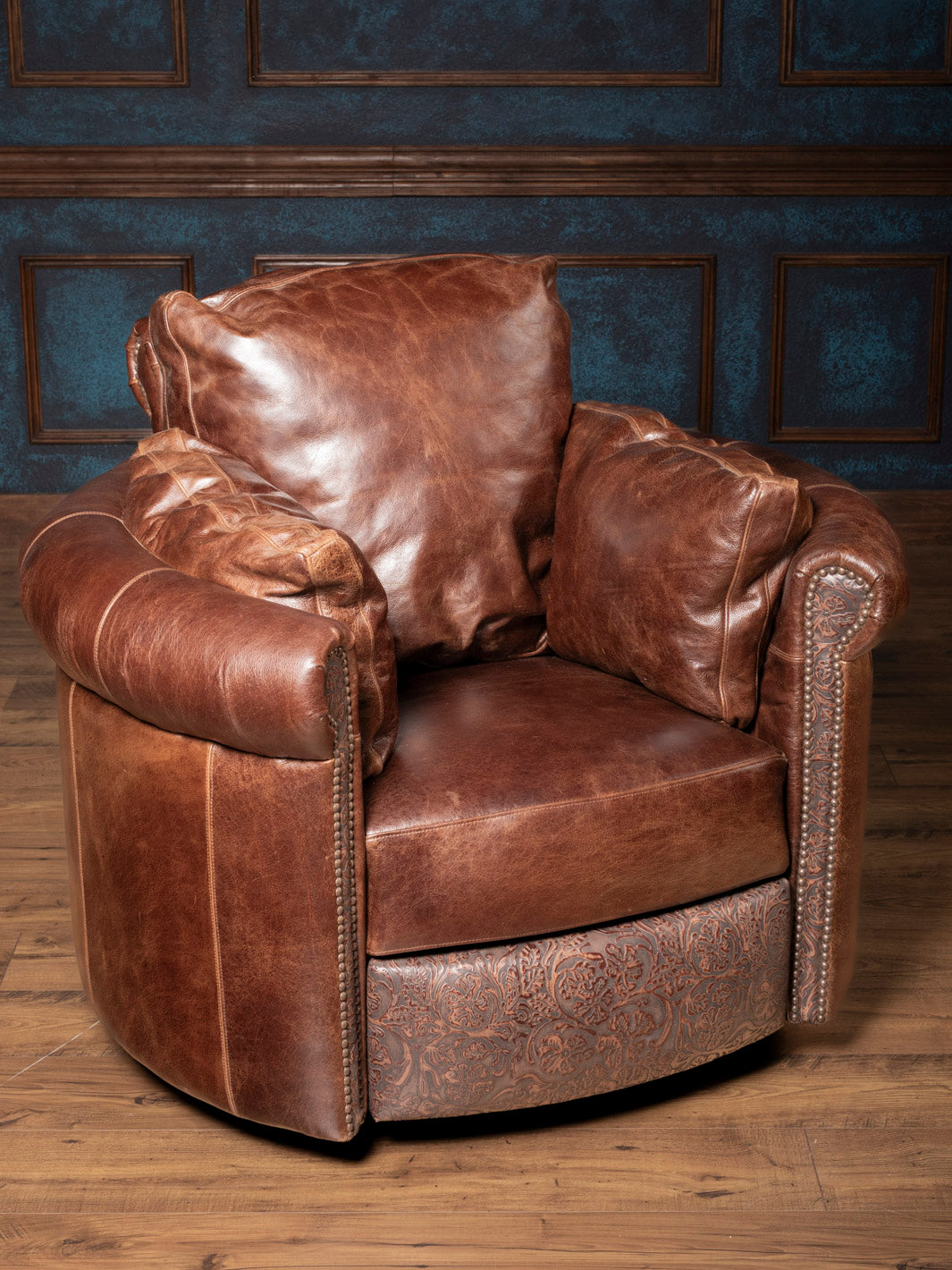 Texas Luxe Leather Snug Swivel Recliner