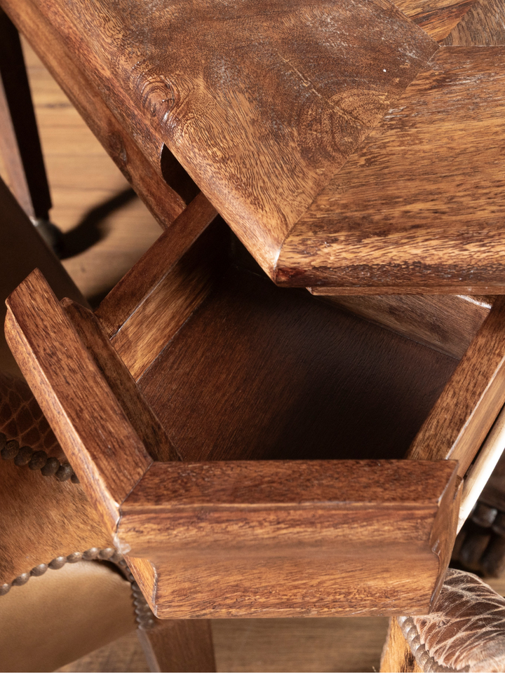 Grand Saloon Leather Poker Table