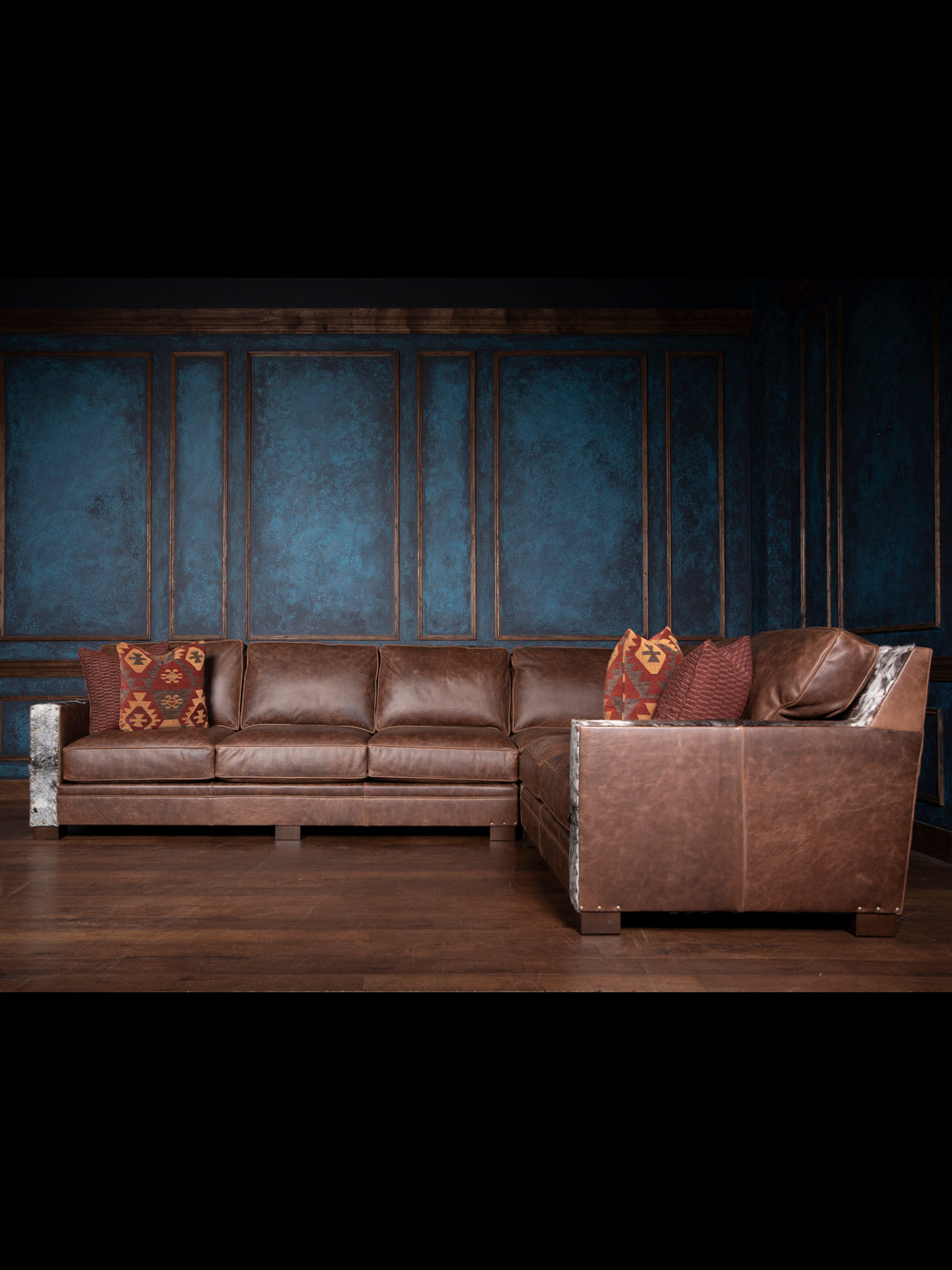 Leather Mustang Montana Sectional Runyon's Fine Furniture Leather Mustang Montana Sectional Runyon's Fine Furniture