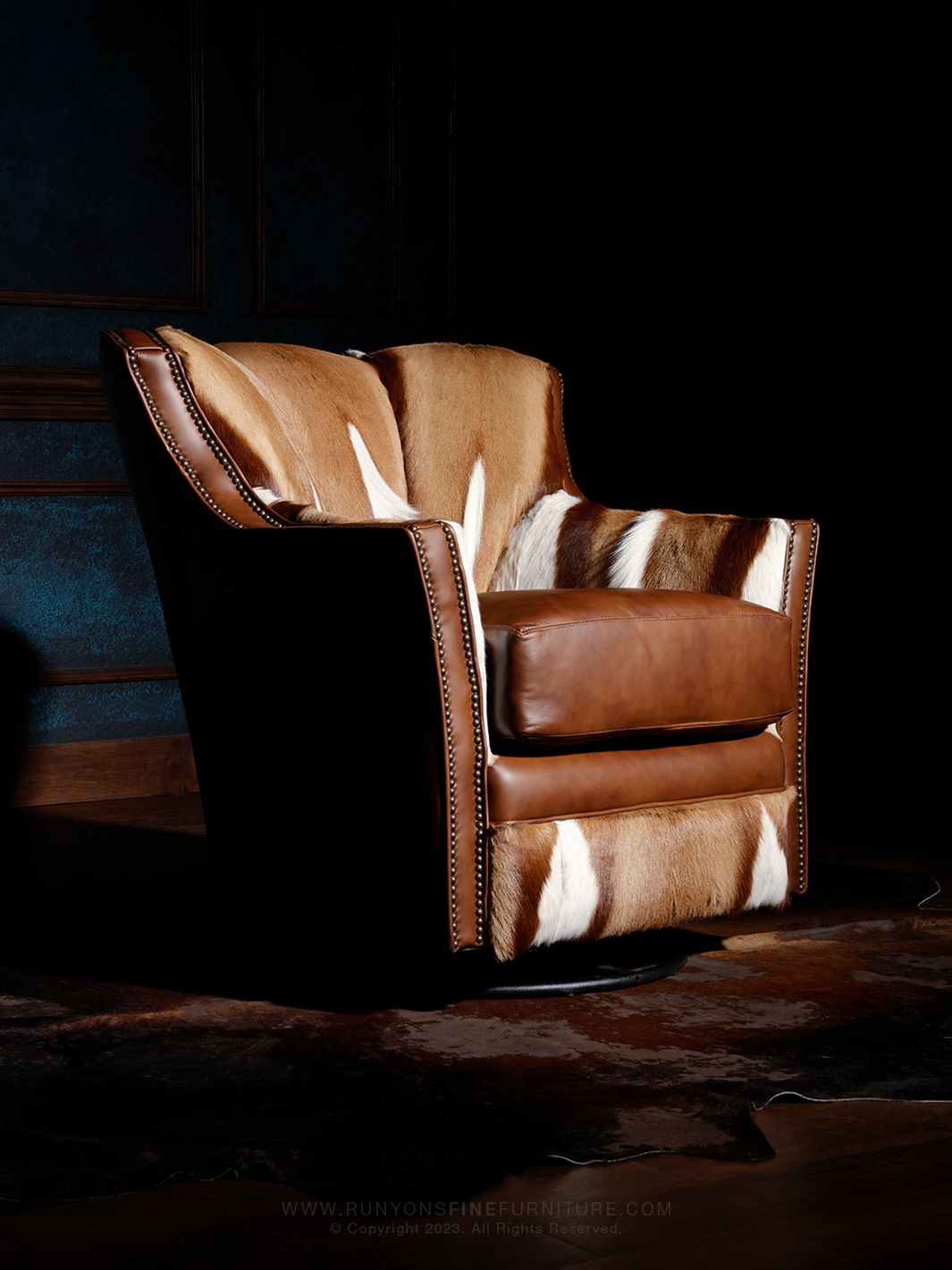 Springbok Sunset Leather Swivel Chair – Runyon's Fine Furniture