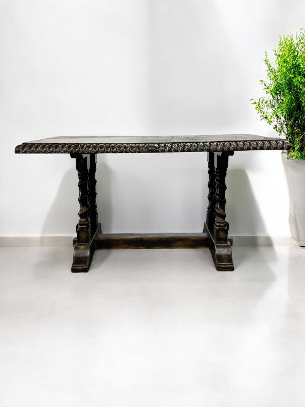 Madrid Dining Table