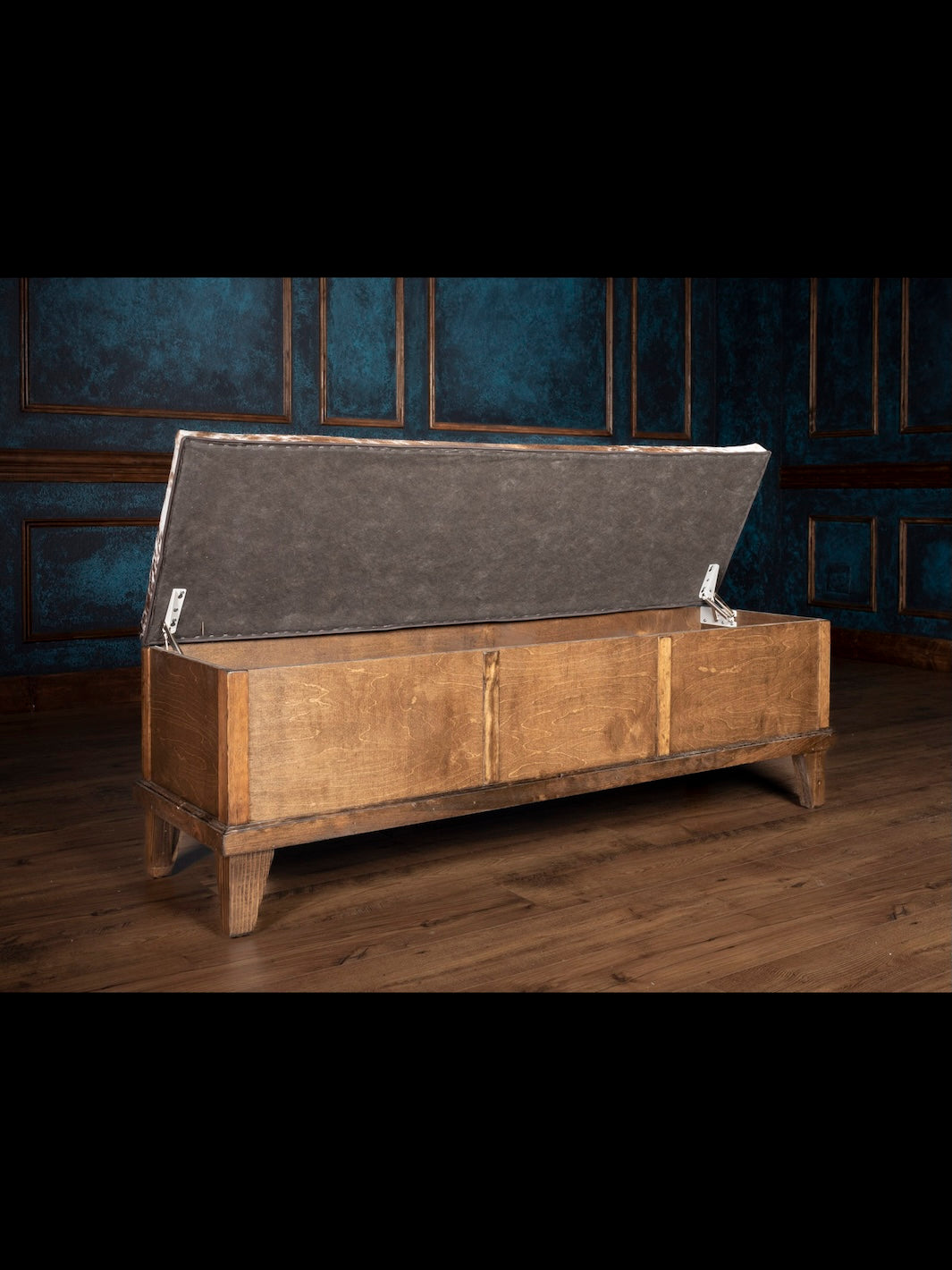 Roan Speckled Cowhide Storage Trunk Bench