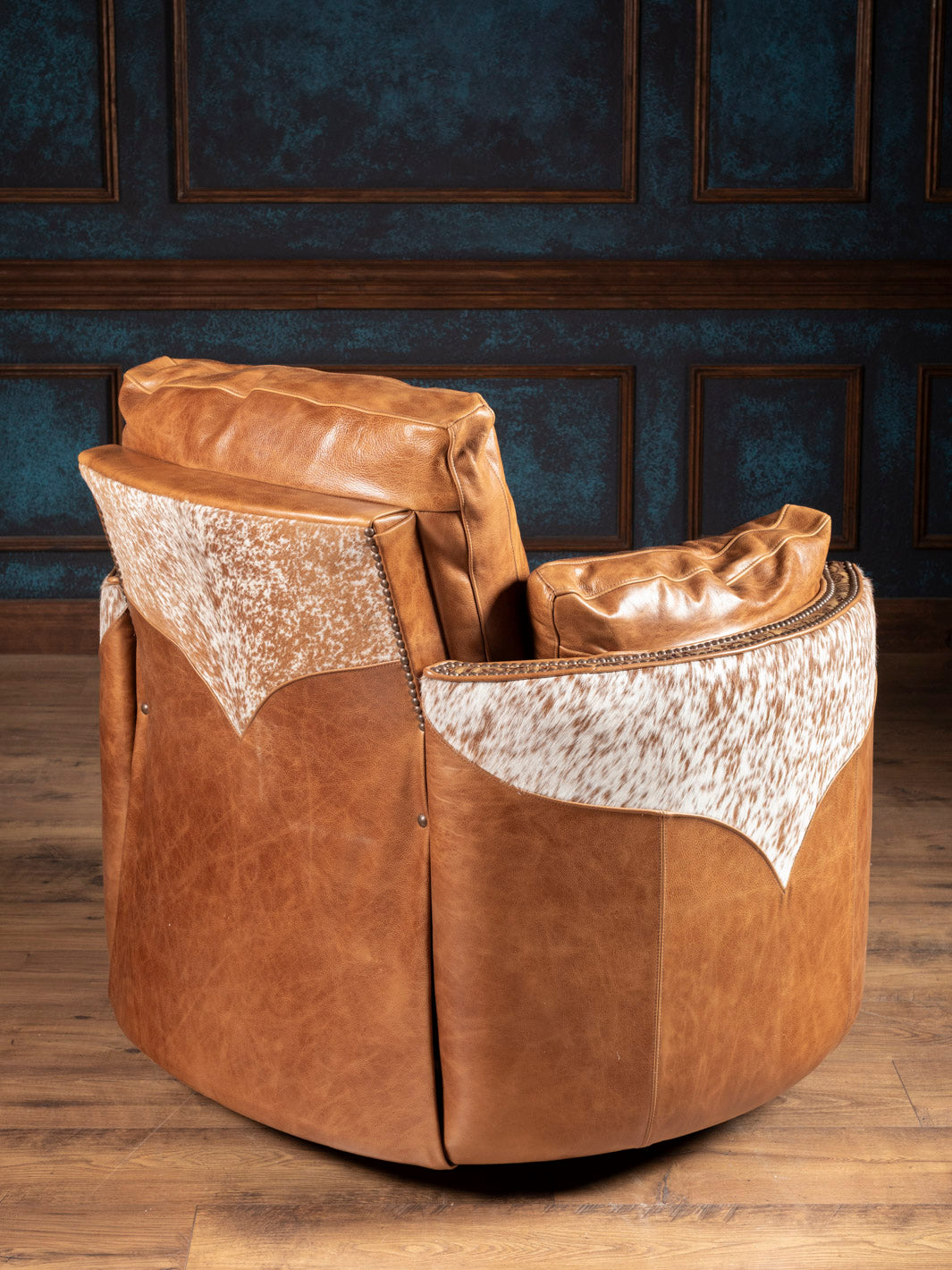 Two Tone Western Longhorn Snug Swivel Recliner
