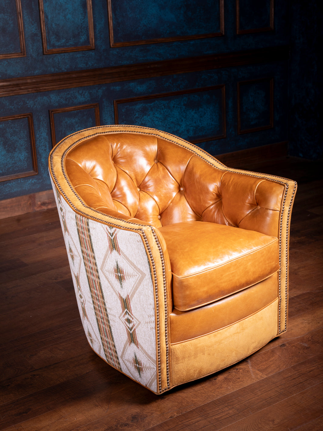 Tufted Desert Leather Swivel Chair