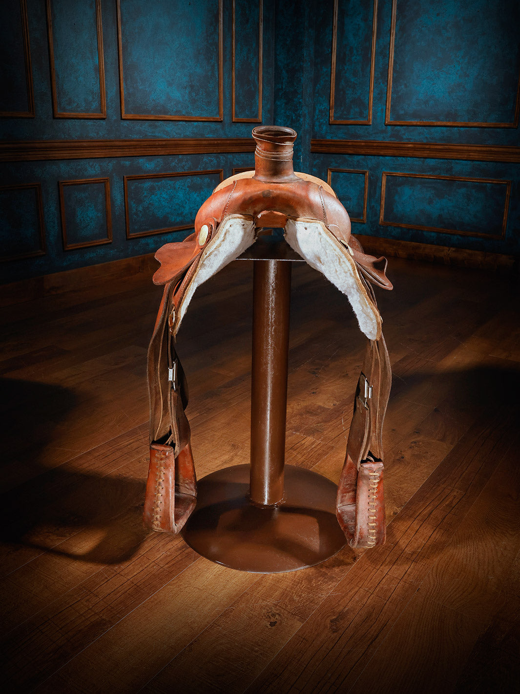 Cactus Mack Western Leather Saddle Bar Stool – Runyon's Fine Furniture