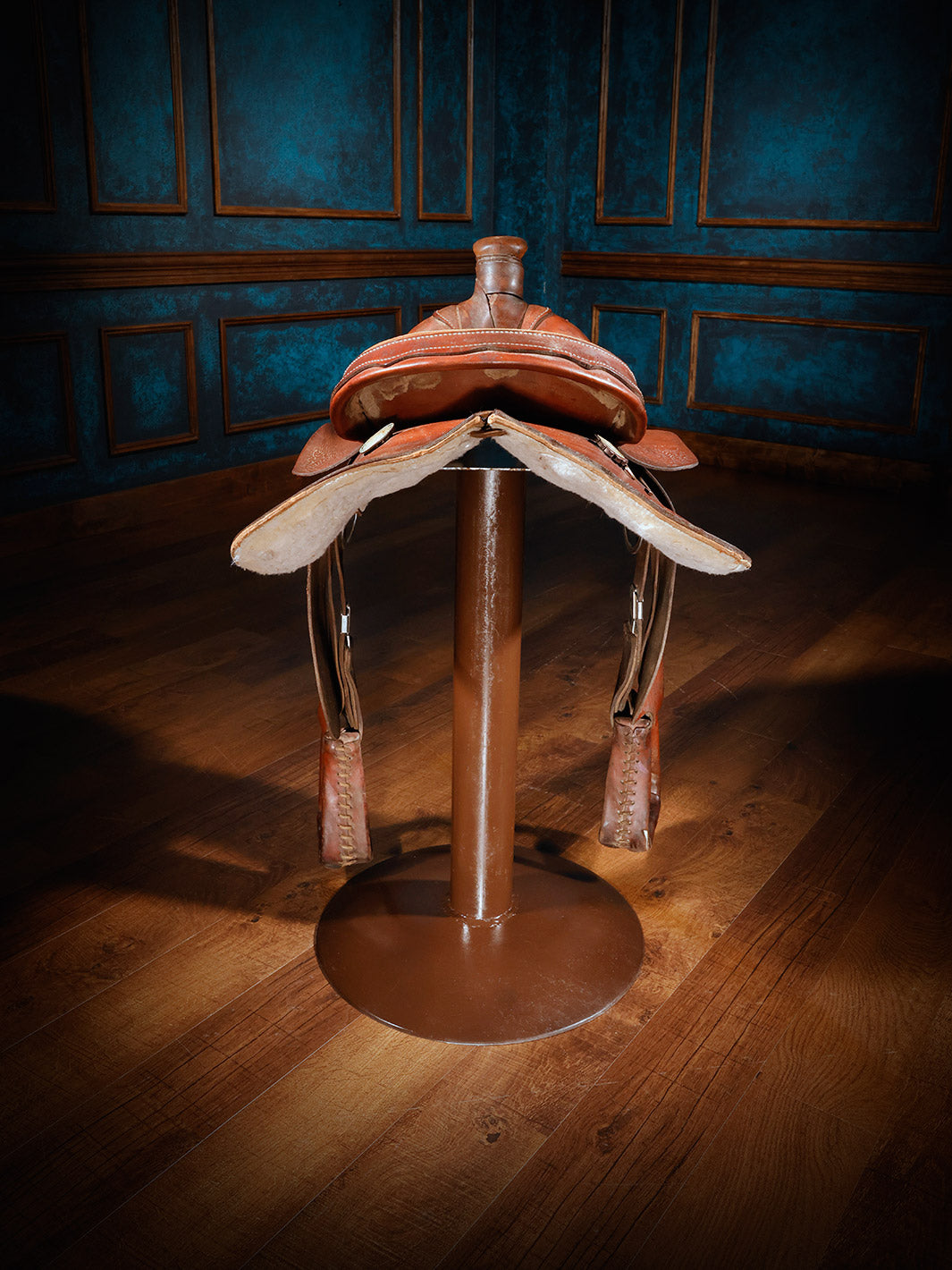 Cactus Mack Western Leather Saddle Bar Stool – Runyon's Fine Furniture