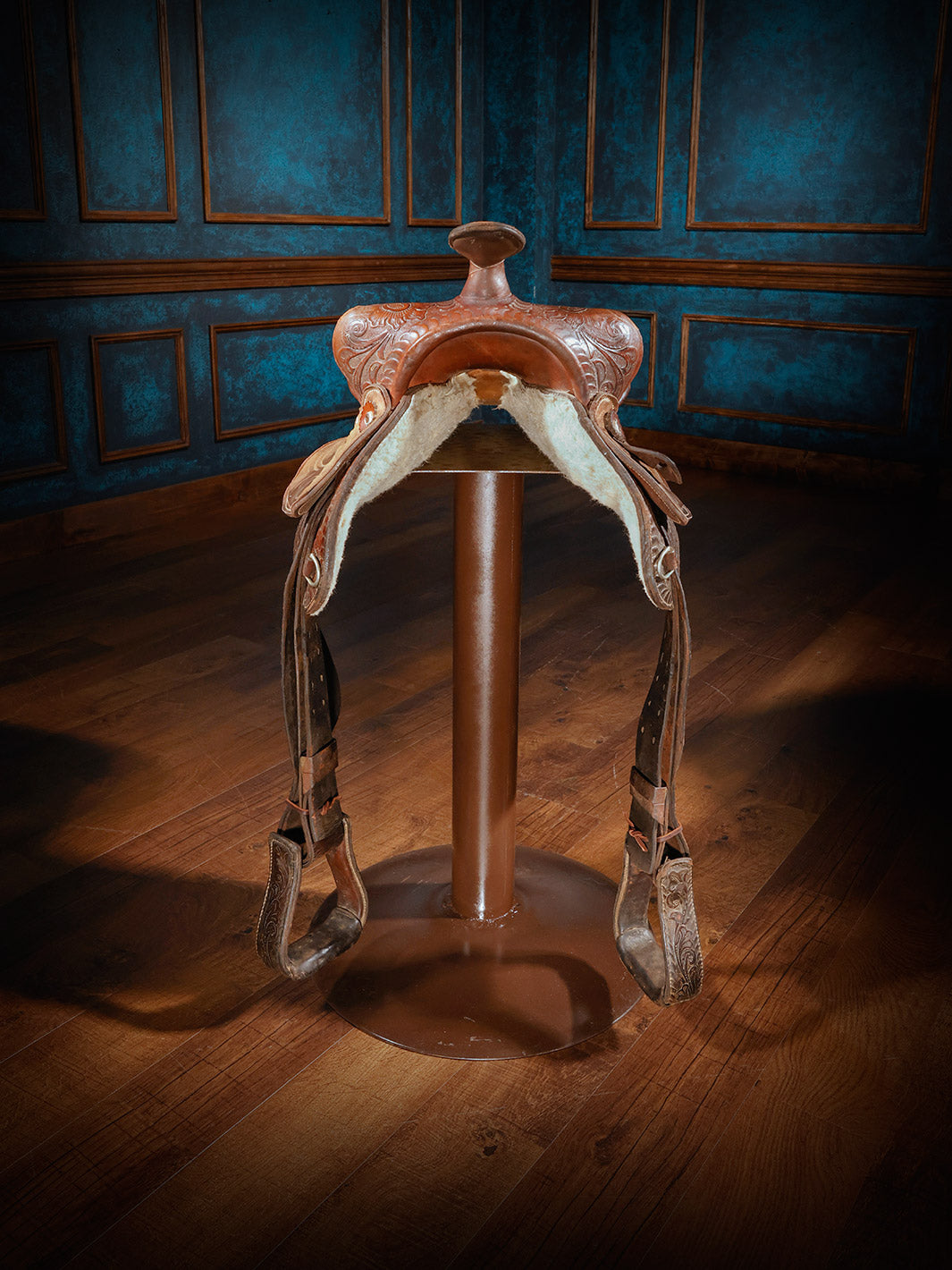 Cadillac Ranch Western Leather Saddle Bar Stool – Runyon's Fine Furniture