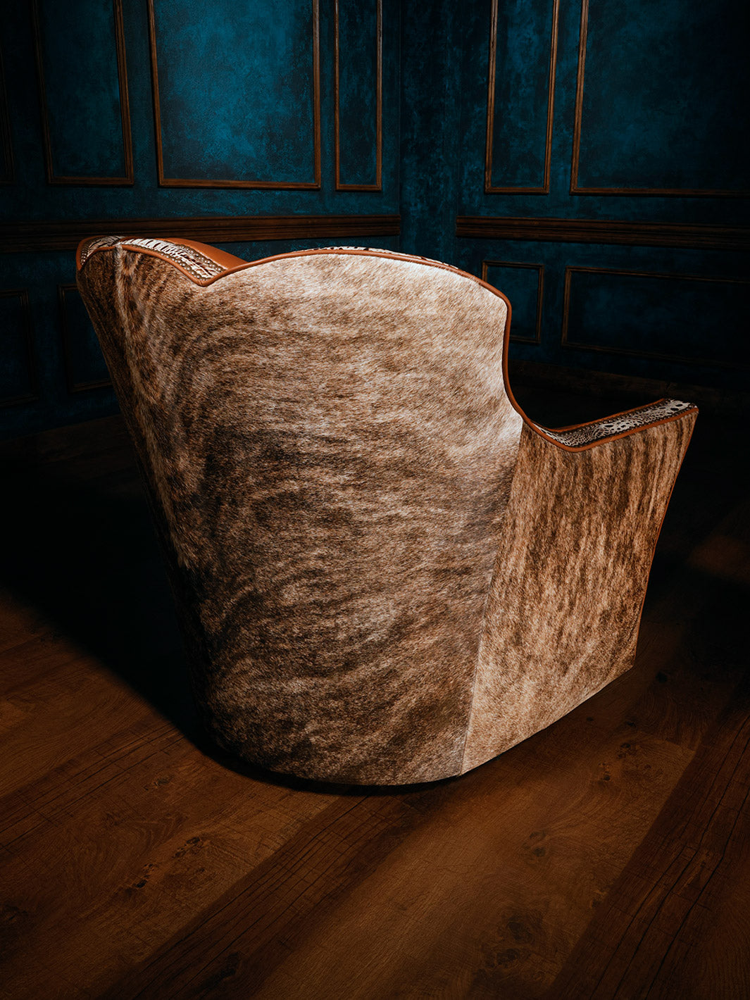 Promised Land Western Cowhide Leather Swivel Chair – Runyon's Fine