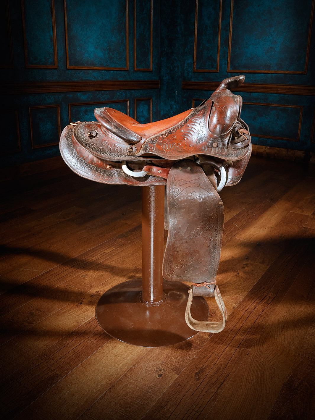 Texas Wrangler Western Leather Saddle Bar Stool – Runyon's Fine Furniture