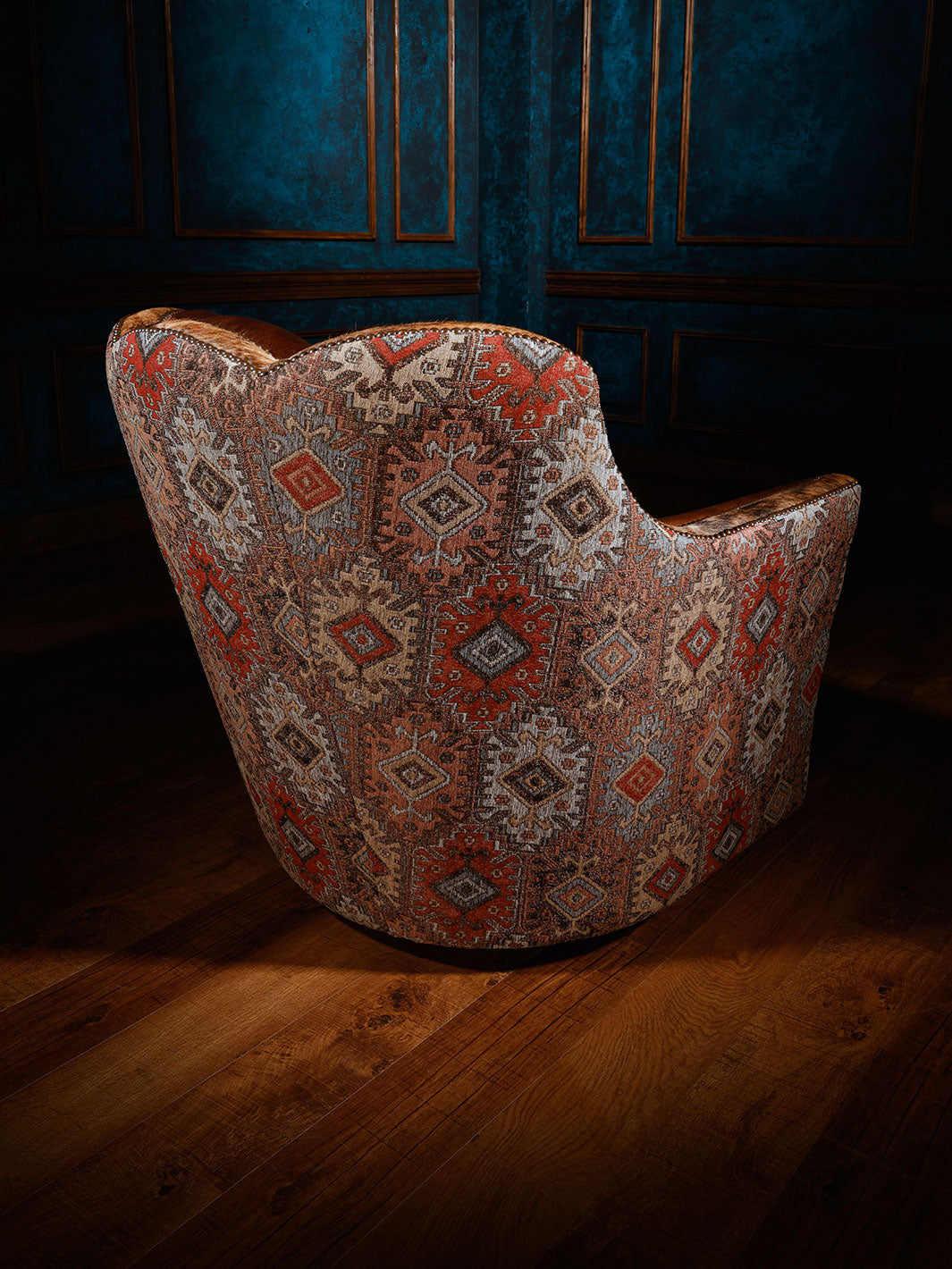 Western Wishes Leather Swivel Chair